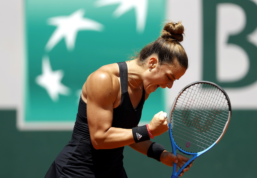 epa09257242 Maria Sakkari of Greece reacts during her quarter final match against Iga Swiatek of Poland at the French Open tennis tournament at Roland Garros in Paris, France, 09 June 2021.  EPA