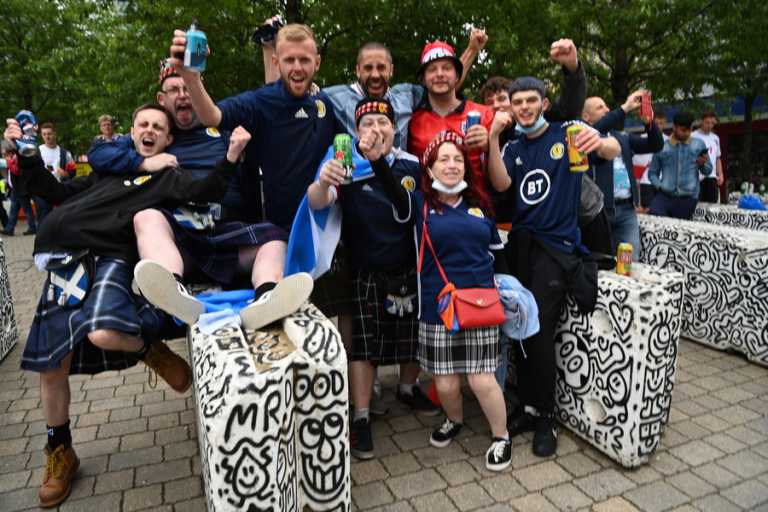 Euro 2020: Σκωτσέζοι πανηγύρισαν έξαλλα στο τελευταίο χαμένο πέναλτι της Αγγλίας