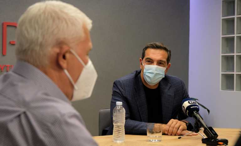 Τσίπρας με ΑΔΕΔΥ: Η πληρωμή με ρεπό δεν είναι στροφή στο μέλλον - «Όποιος δουλεύει υπερωρίες το κάνει για το εισόδημά του»