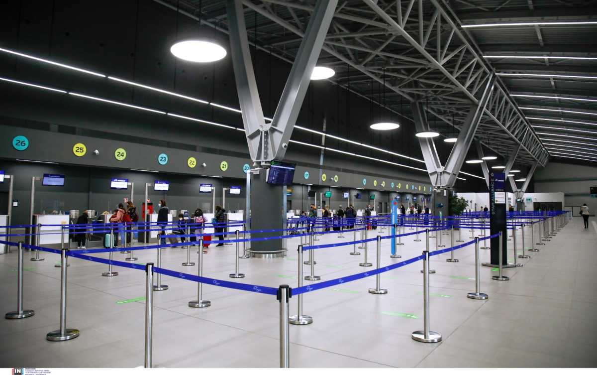 Κρήτη: 22 συλλήψεις για πλαστά πιστοποιητικά στο αεροδρόμιο Ηρακλείου