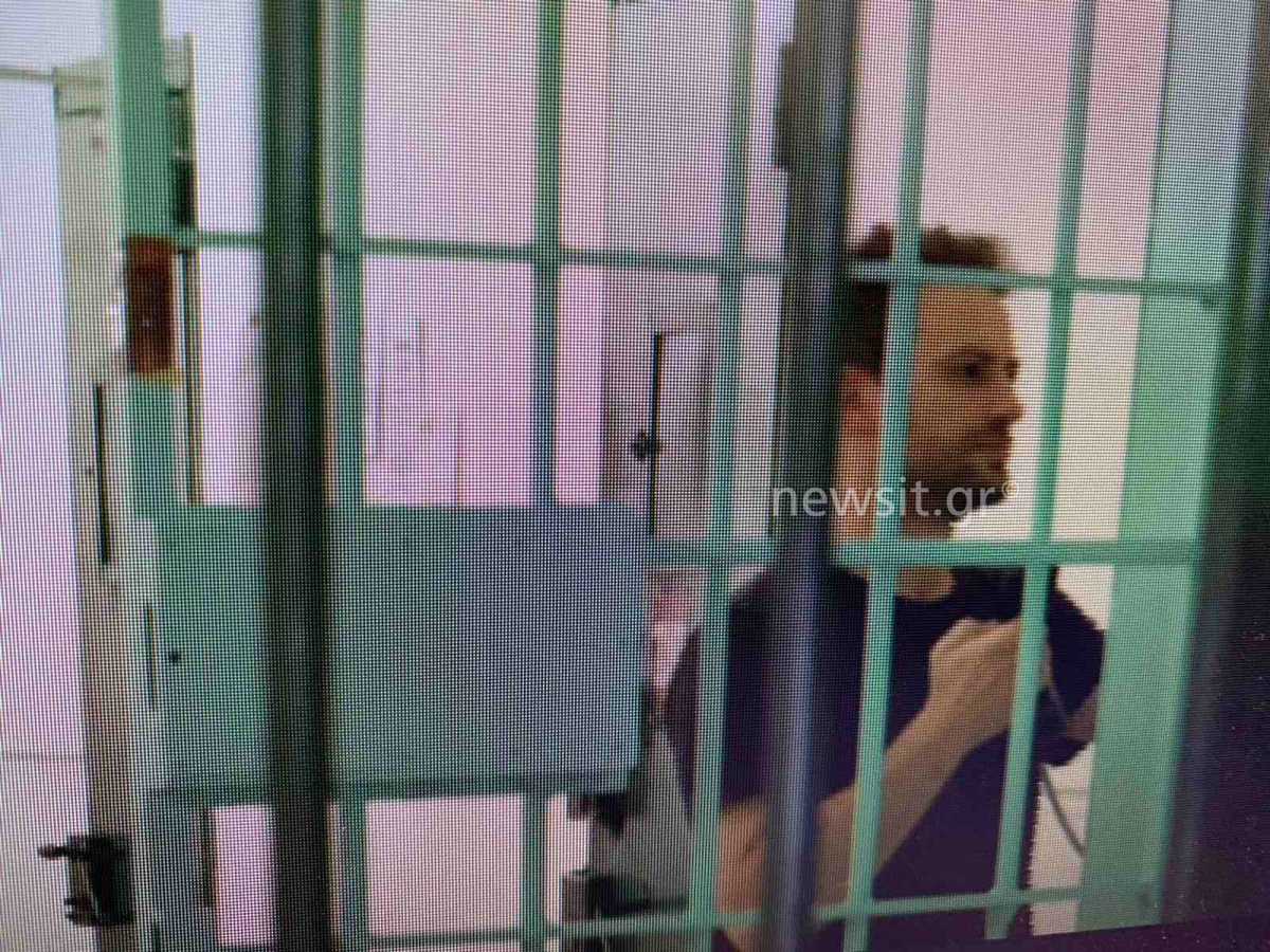 Γλυκά Νερά: Νέες εικόνες του συζυγοκτόνου μέσα από τη φυλακή – Προσπάθησε να παγιδεύσει τον Γεωργιάνο