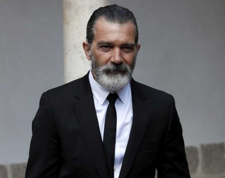 Με «δόλωμα» την ταινία του Αντόνιο Μπαντέρας κλέβουν iban και ΑΦΜ υποψήφιων κομπάρσων - Το sms της απάτης