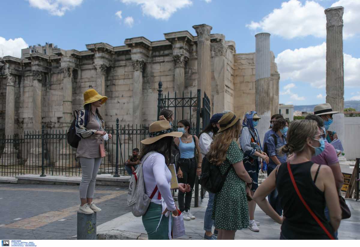 Ξενοδόχοι Ελλάδας: Οι τουρίστες να περνούν την καραντίνα στα Airbnb που διαμένουν