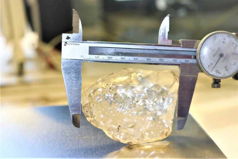 Βρέθηκε το τρίτο μεγαλύτερο διαμάντι στον κόσμο βάρους 1.098 καρατίων