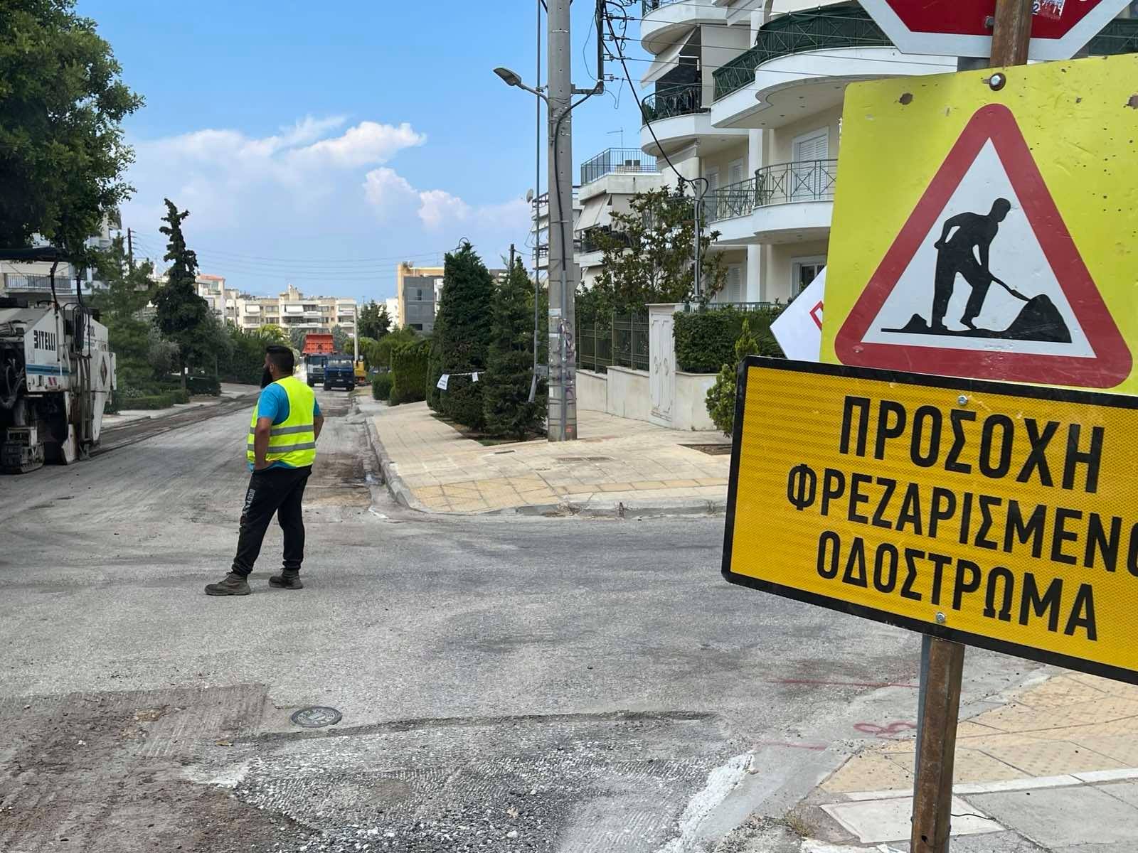 Ασφαλτοστρώσεις στους δρόμους της Γλυφάδας