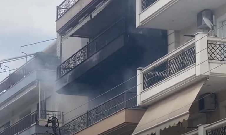 Θεσσαλονίκη: Μεγάλη φωτιά σε διαμέρισμα από ένα κεράκι που έμεινε αναμμένο σε δωμάτιο
