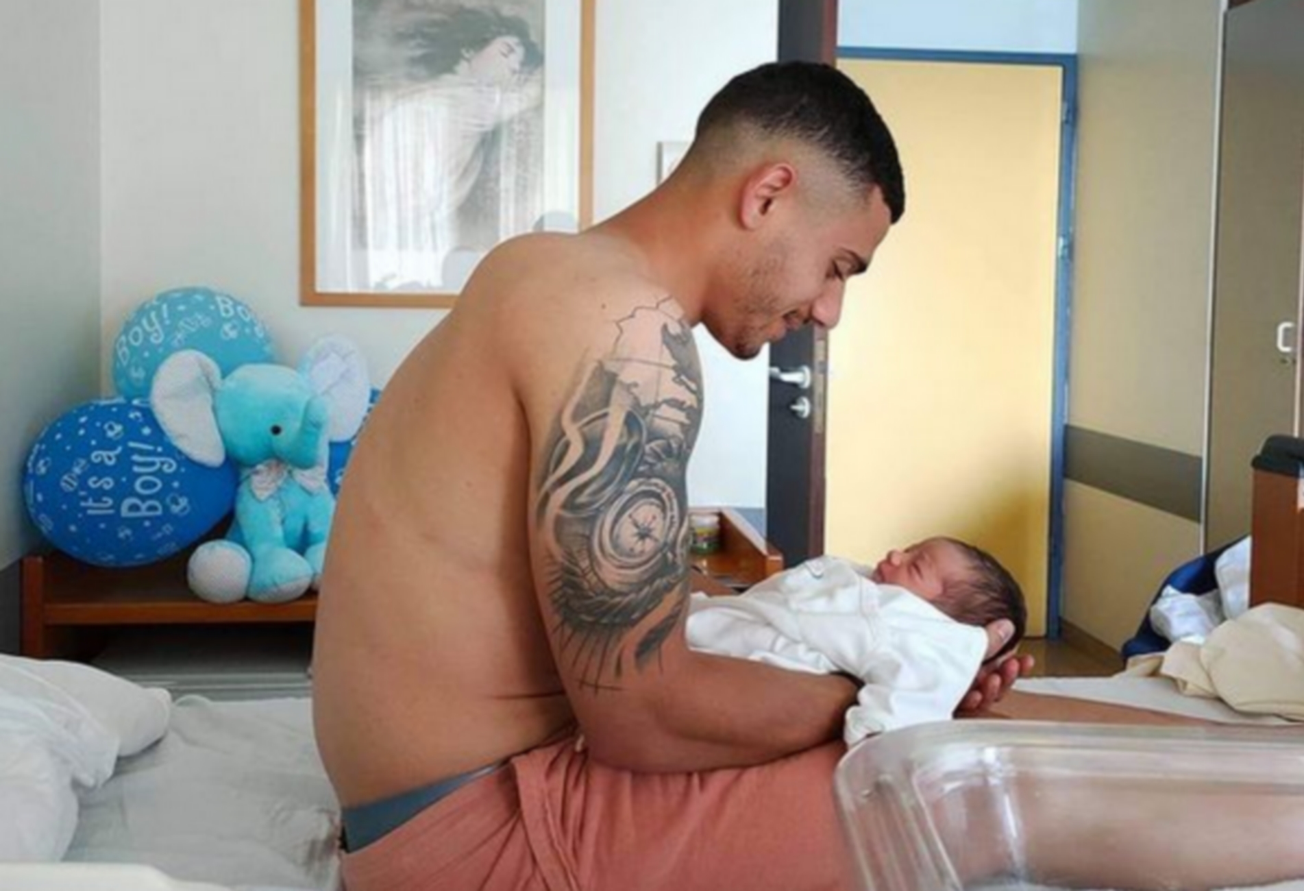 Ο Γιακουμάκης έγινε πατέρας κι η Φένλο ανάρτησε μία αξιολάτρευτη φωτογραφία με το γιο του