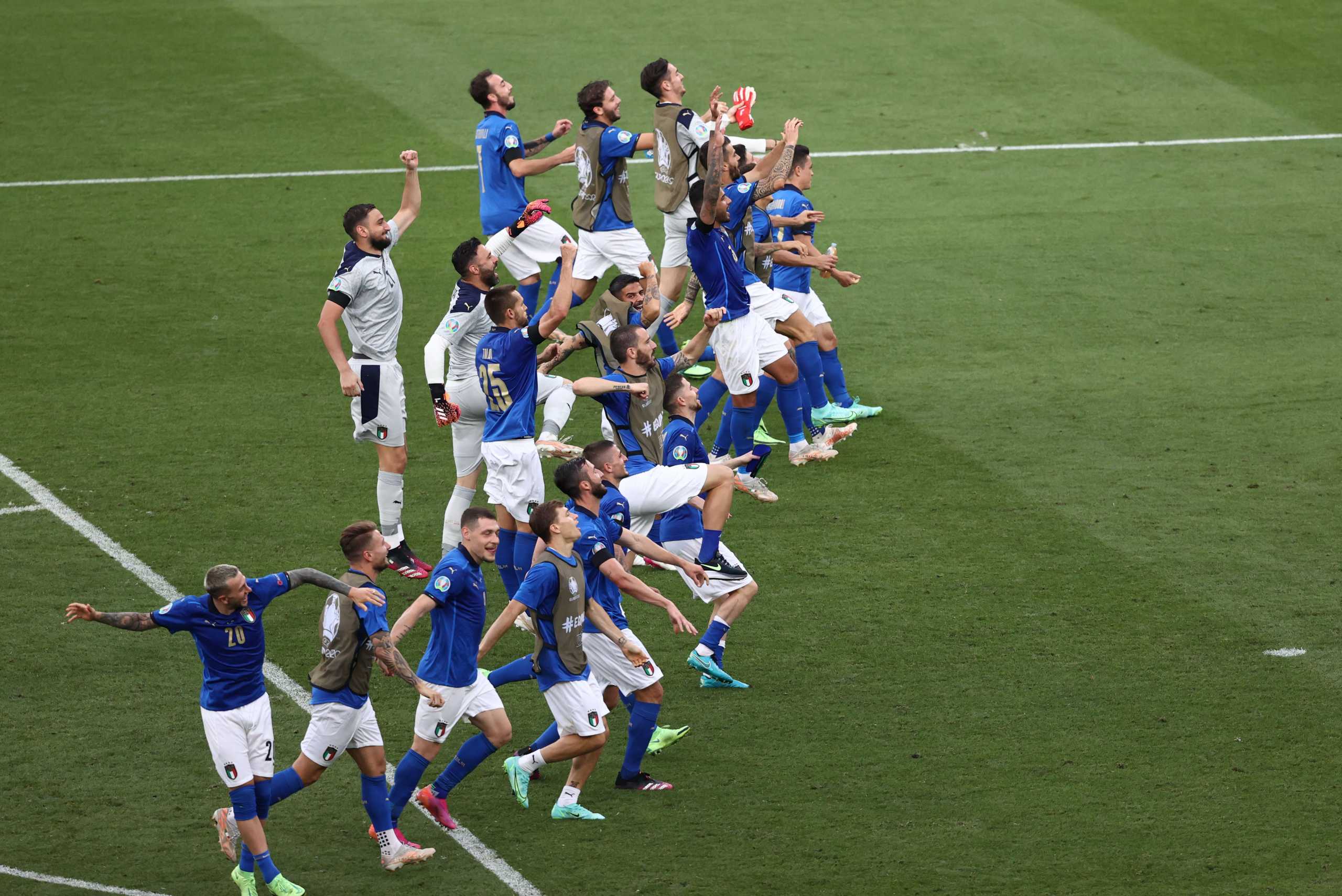 Soccer Football - Euro 2020 - Group A - Italy v Wales - Stadio Olimpico, Rome, Italy - June 20, 2021  Italy celebrate after the match Pool via REUTERS
