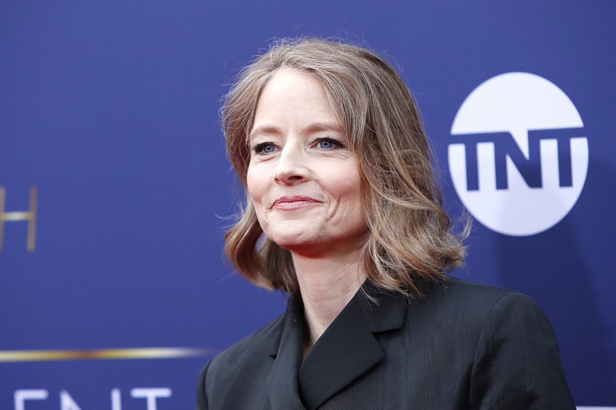 epa07631776 US actress Jodie Foster arrives for the 47th AFI Life Achievement Award honoring Denzel Washington at the Dolby Theatre in Hollywood, Los Angeles, California, USA 06 June 2019. The AFI Life Achievement Award is the highest honor given for a career in film.  EPA