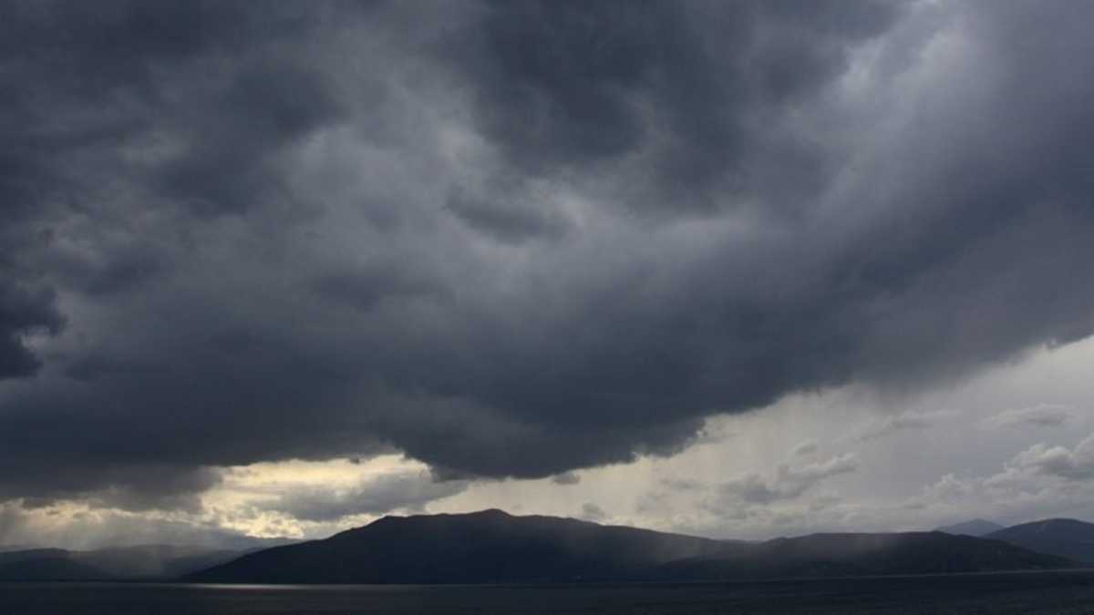 Καιρός – Meteo: Βροχές, συννεφιά και ισχυροί άνεμοι την Πέμπτη (11/11)