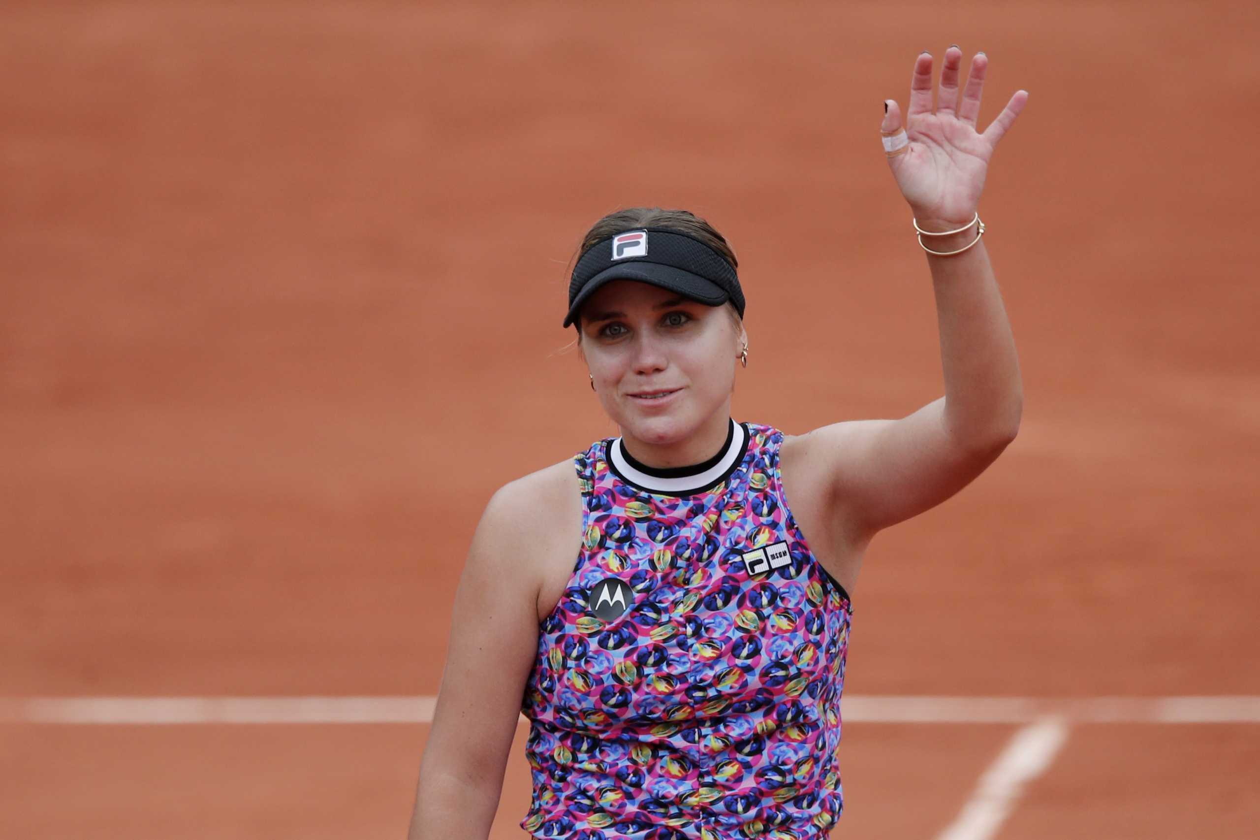 Tennis - French Open - Roland Garros, Paris, France - June 5, 2021 Sofia Kenin of the U.S. celebrates after winning her third round match against Jessica Pegula of the U.S. REUTERS