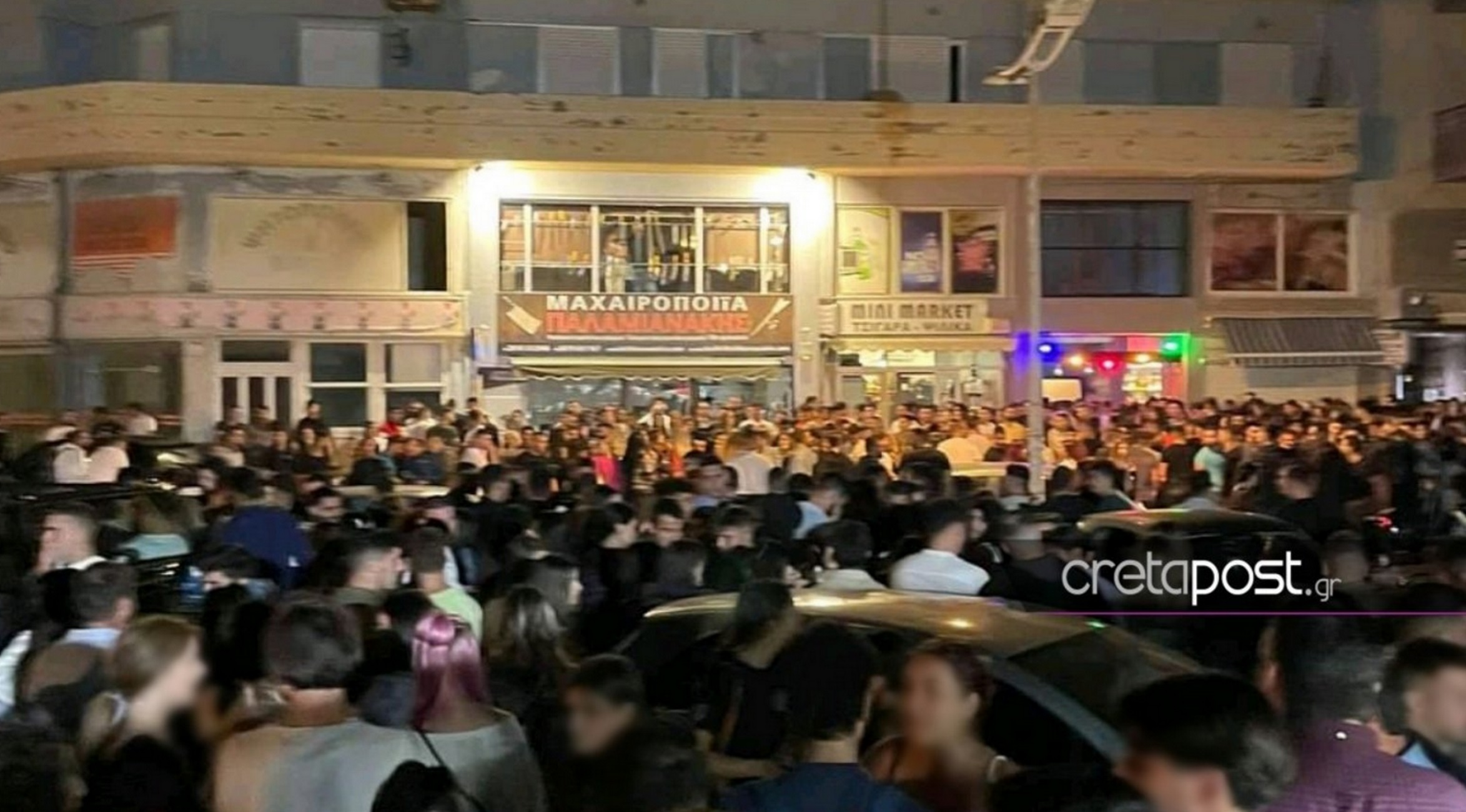 Κορονοπάρτι: Μιλιούνια αδιάφορων σε δρόμους και πλατείες – Η αναγκαστική «μετακόμιση» που συζητήθηκε