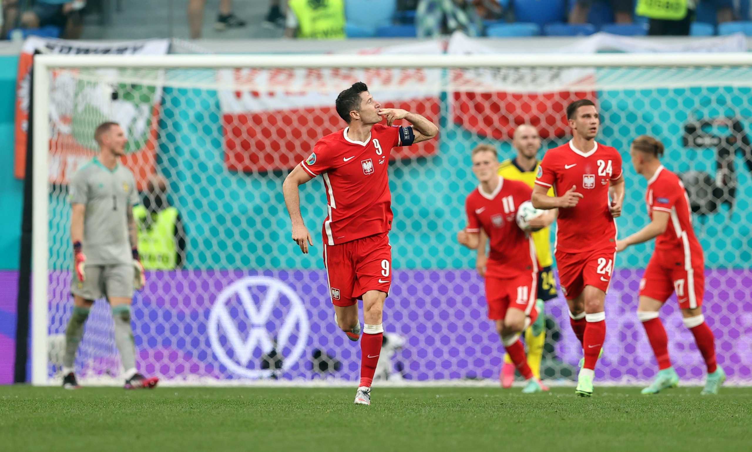 Soccer Football - Euro 2020 - Group E - Sweden v Poland - Saint Petersburg Stadium, Saint Petersburg, Russia - June 23, 2021 Poland's Robert Lewandowski celebrates scoring their second goal Pool via REUTERS