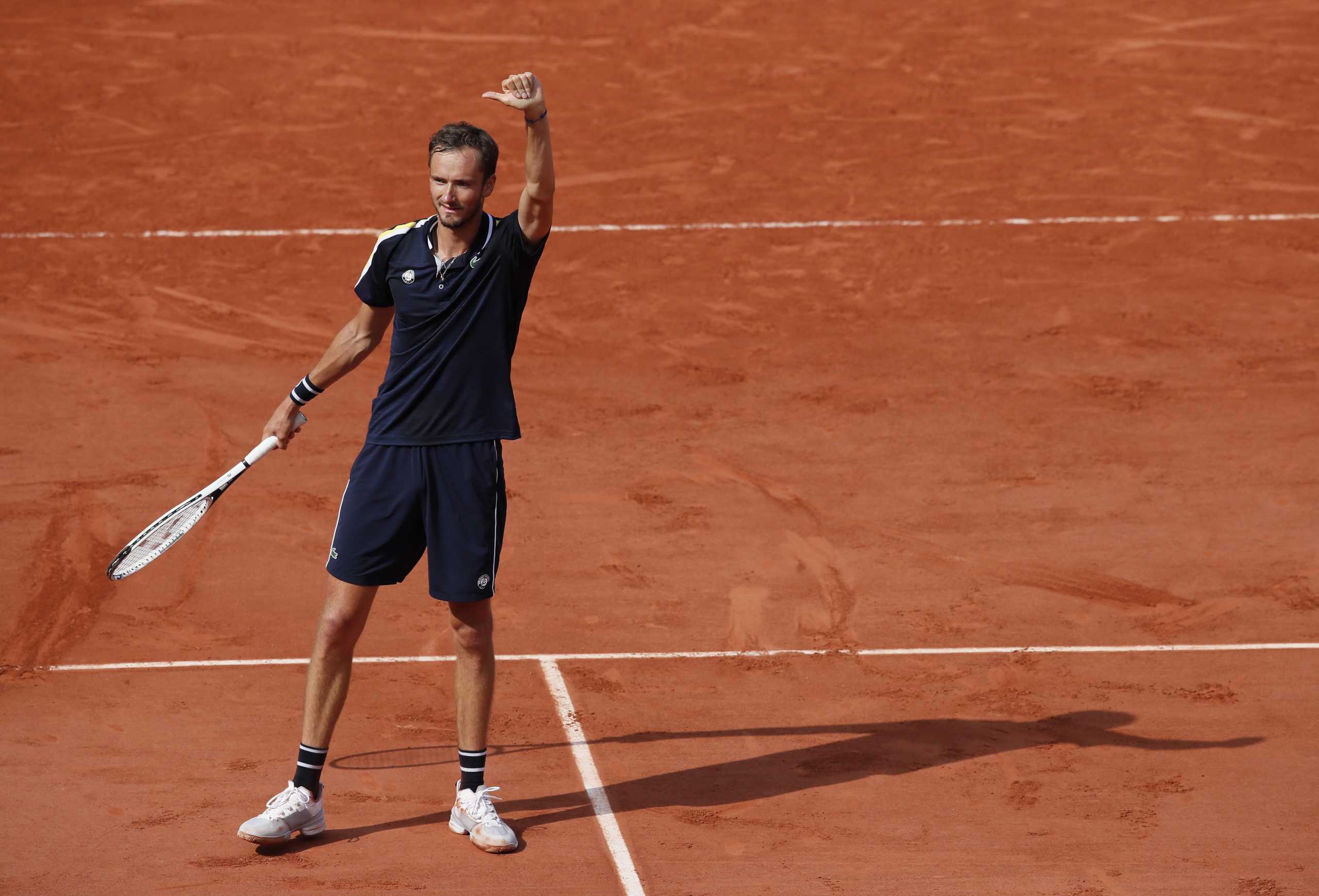 Tennis - French Open - Roland Garros, Paris, France - June 6, 2021 Russia's Daniil Medvedev celebrates during his fourth round match against Chile's Cristian Garin REUTERS