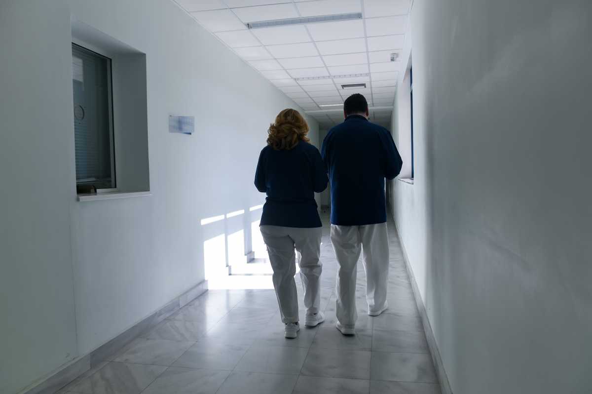 Κρήτη: Στο νοσοκομείο γυναίκα μετά τη δεύτερη δόση εμβολίου