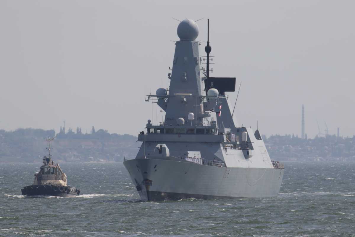HMS Defender: Οι Ρώσοι το «λήγουν» με απειλές – Την επόμενη φορά δεν θα φταίμε