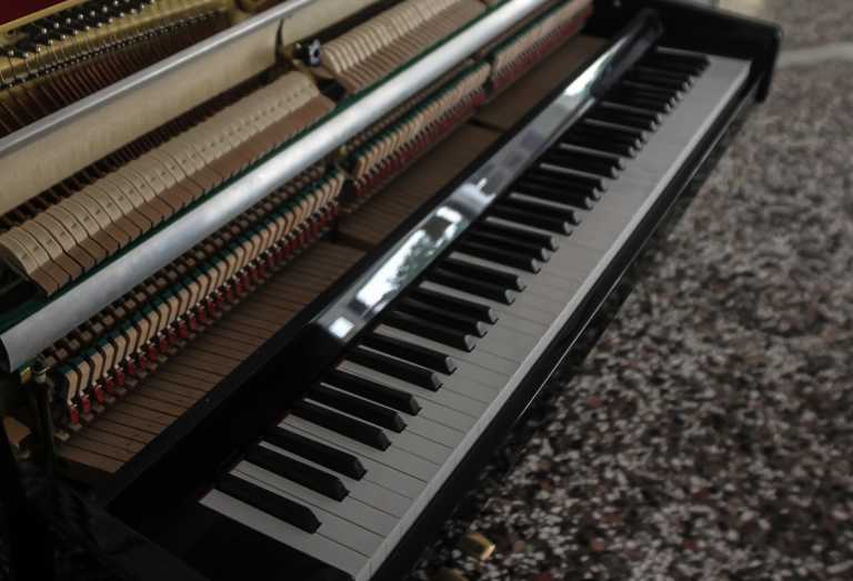 Θεσσαλονίκη: Καταγγελίες φρίκης για καθηγητή πιάνου στο Κρατικό Ωδείο – «Αποπλανούσε ανήλικες μαθήτριες»