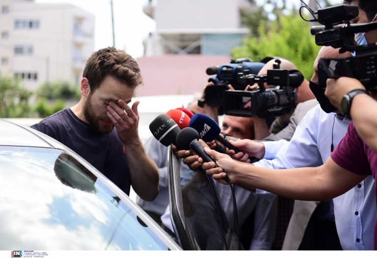 Γλυκά Νερά: Τι λέει ο συνήγορος του Μπάμπη Αναγνωστόπουλου για το τηλεφώνημα μετά τη δολοφονία