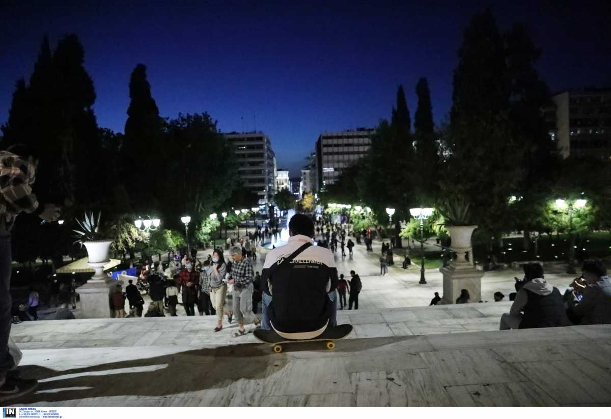 Τρόμος στο κέντρο της Αθήνας από συμμορίες ανήλικων ληστών – Ξυλοκοπούν συνομηλίκους τους για λίγα ευρώ και κινητά