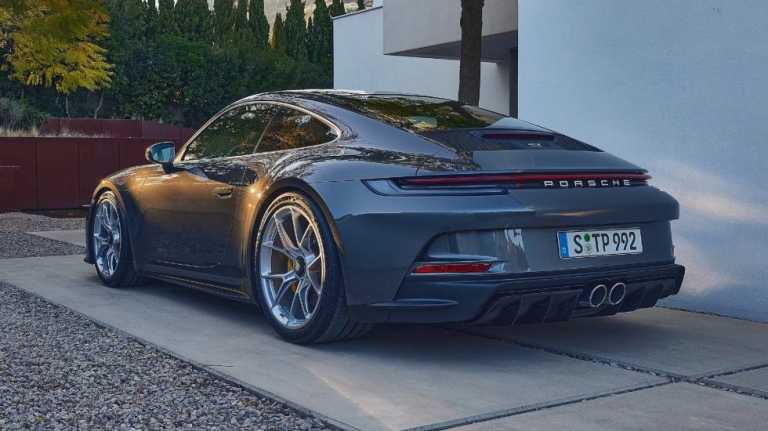 H Porsche αποκάλυψε τη νέα 911 GT3 Touring (video)