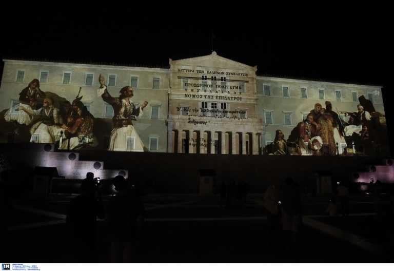Επιθυμία ελευθερίας: Φαντασμαγορικό θέαμα σε 18 πόλεις χθες και σήμερα για την Ελληνική Επανάσταση