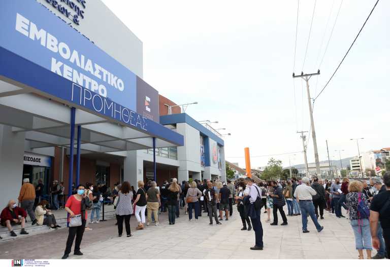 Όλο και αυξάνονται οι εμβολιασμοί - 150.000 ραντεβού για πρώτη δόση σε μια εβδομάδα
