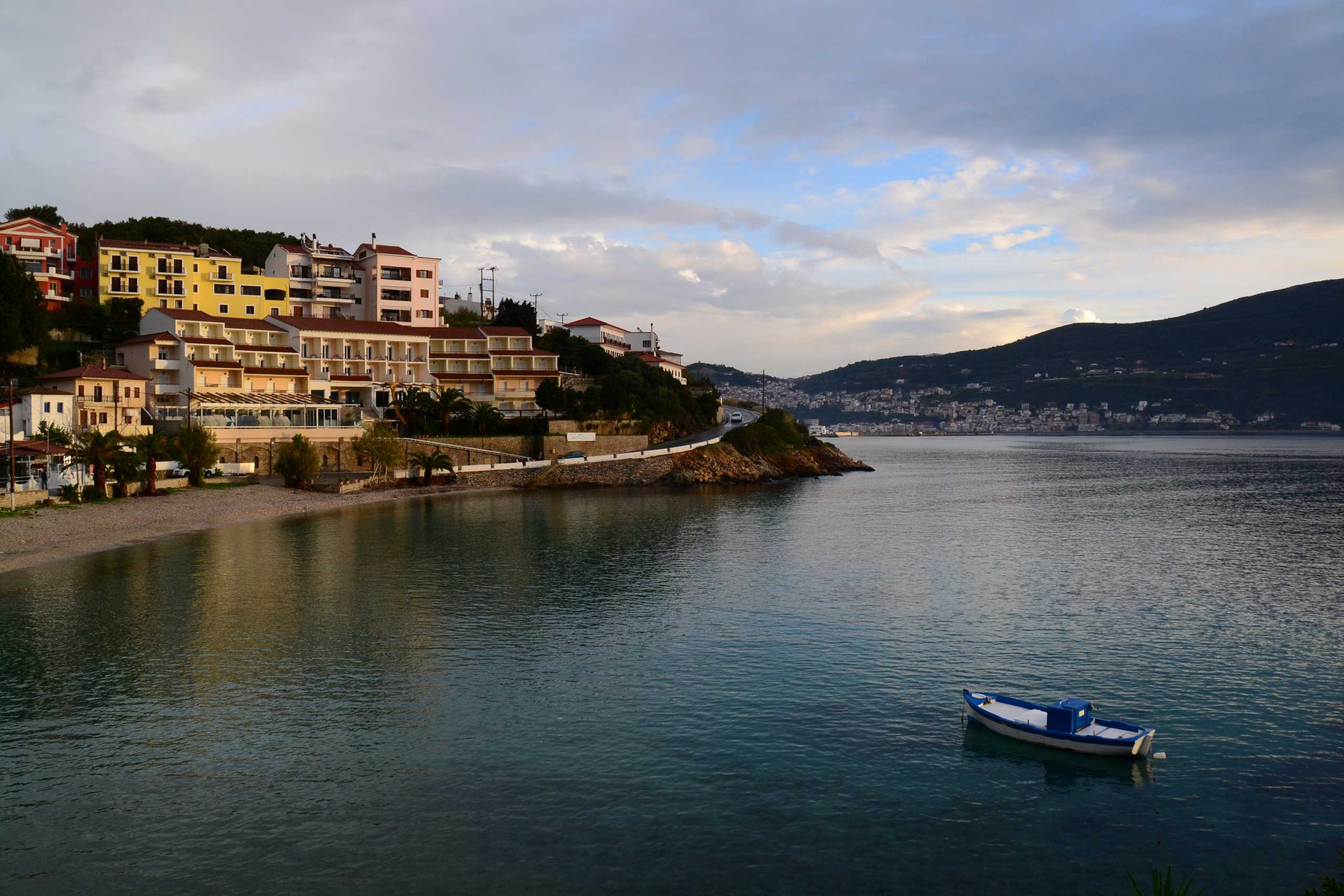 Μόνιμη μείωση ΦΠΑ στα νησιά όπου λειτουργούν δομές μεταναστών