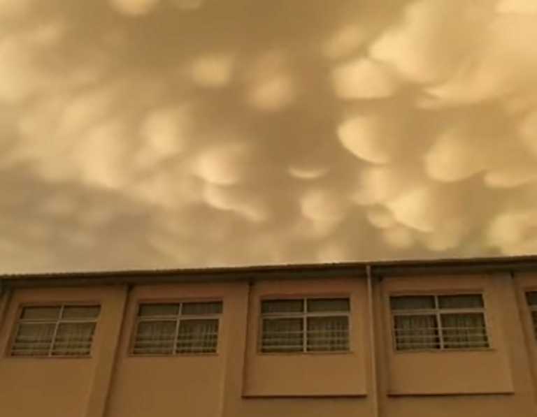 Λάρισα: Σύννεφα Mammatus κάλυψαν τον ουρανό – Η εξήγηση πίσω από τις απόκοσμες εικόνες