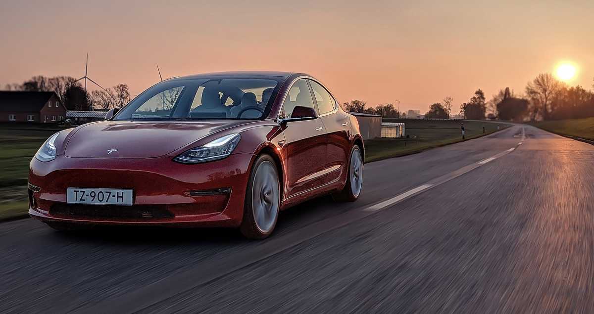 Tesla: Ετοιμάζει μικρό ηλεκτρικό χάτσμπακ με τιμή συμβατικού αυτοκινήτου!