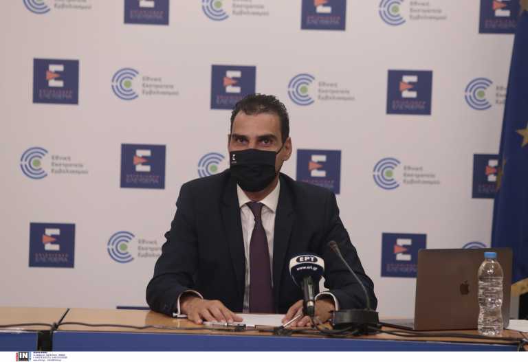 Θεμιστοκλέους: «Μέσα στον Ιούνιο αρχίζει ο εμβολιασμός κατ’ οίκον»