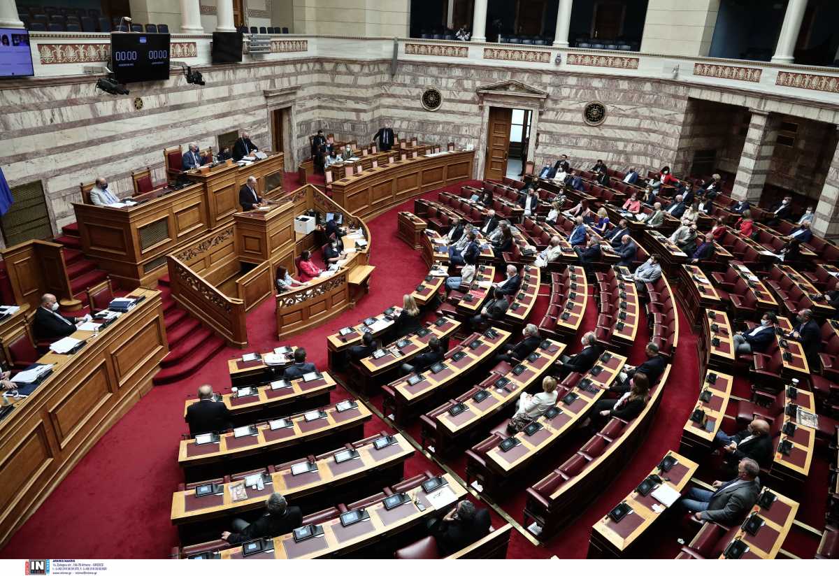 Βουλή: Αντιδρούν εξωκοινοβουλευτικοί φορείς στο νομοσχέδιο του Υπουργείου Παιδείας για το νέο σχολείο