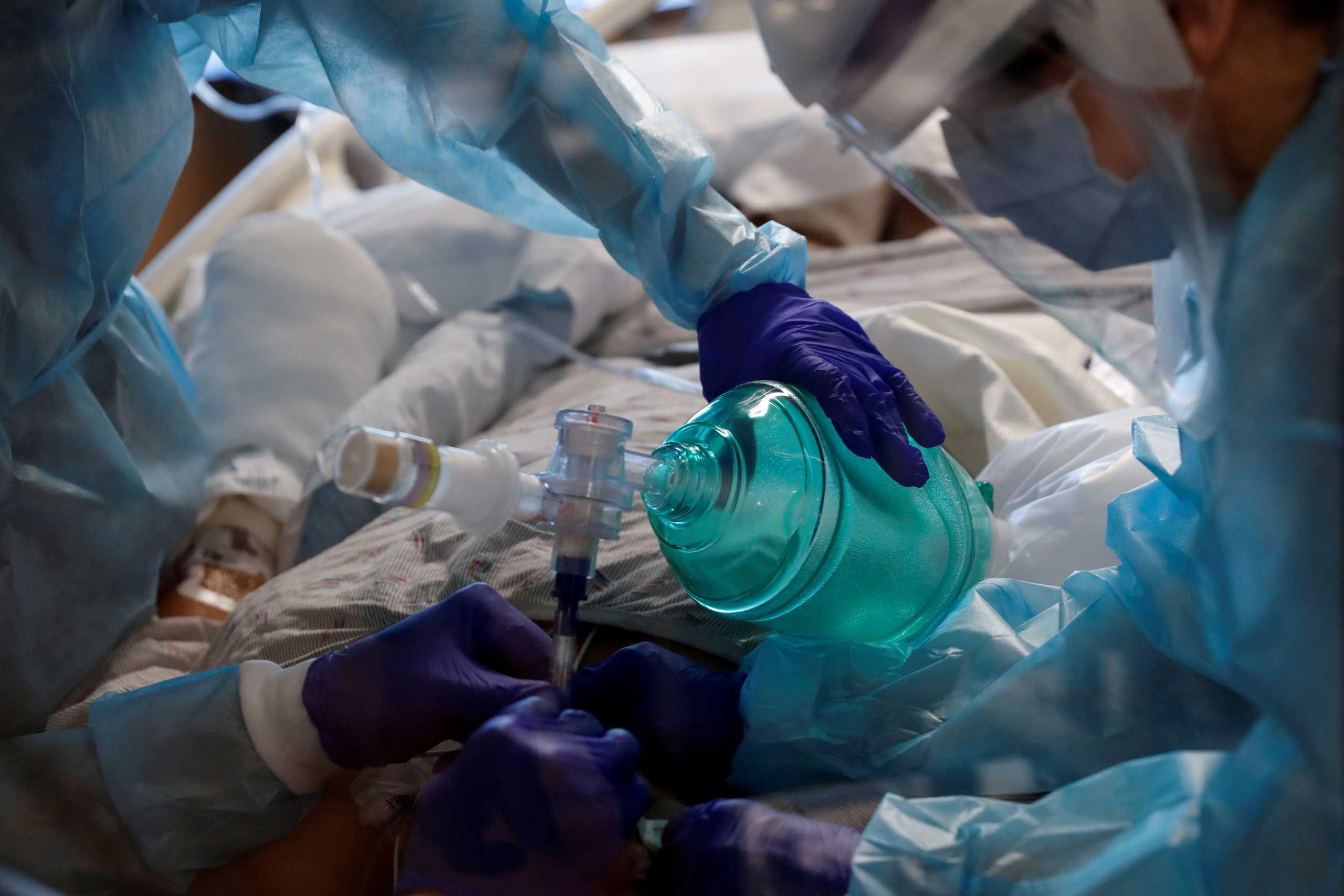 Κορονοϊός – Καπραβέλος: Υποχρεωτικός εμβολιασμός, αλλιώς θα έχουμε εκατόμβη νεκρών