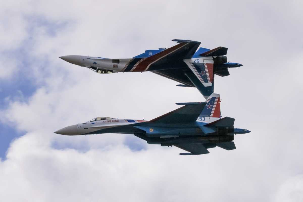 «Μαγευτική» MAKS-2021: Οι επίλεκτοι Ρώσοι πιλότοι έκλεψαν τις εντυπώσεις – Θεαματικά πλάνα