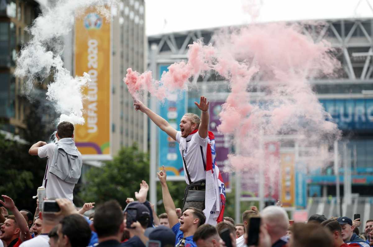Euro 2020: Από το μεσημέρι στο Wembley – Ξεκίνησαν από νωρίς τις μπύρες