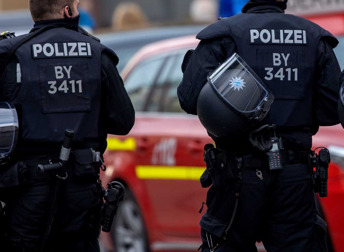 Γερμανία: 75χρονη δάγκωσε τον αστυνομικό που της είπε να βάλει μάσκα