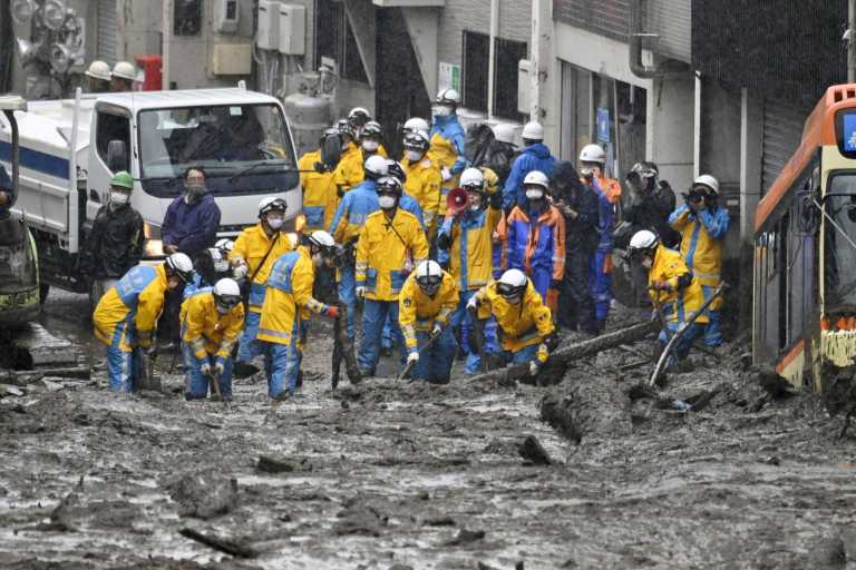 Ιαπωνία: Τέσσερις νεκροί και τουλάχιστον 64 αγνοούμενοι από τις κατολισθήσεις λάσπης