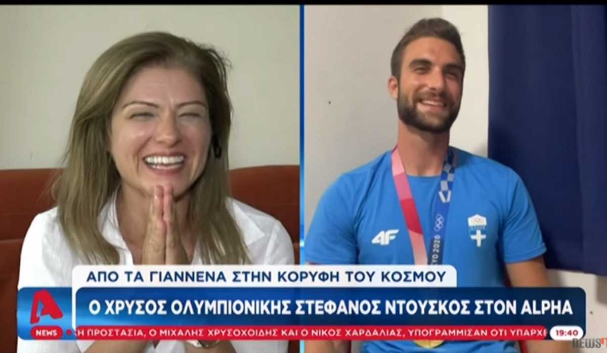 Ο χρυσός Ολυμπιονίκης Στέφανος Ντούσκος και η «ελληνίδα μάνα» στον τηλεοπτικό «αέρα»