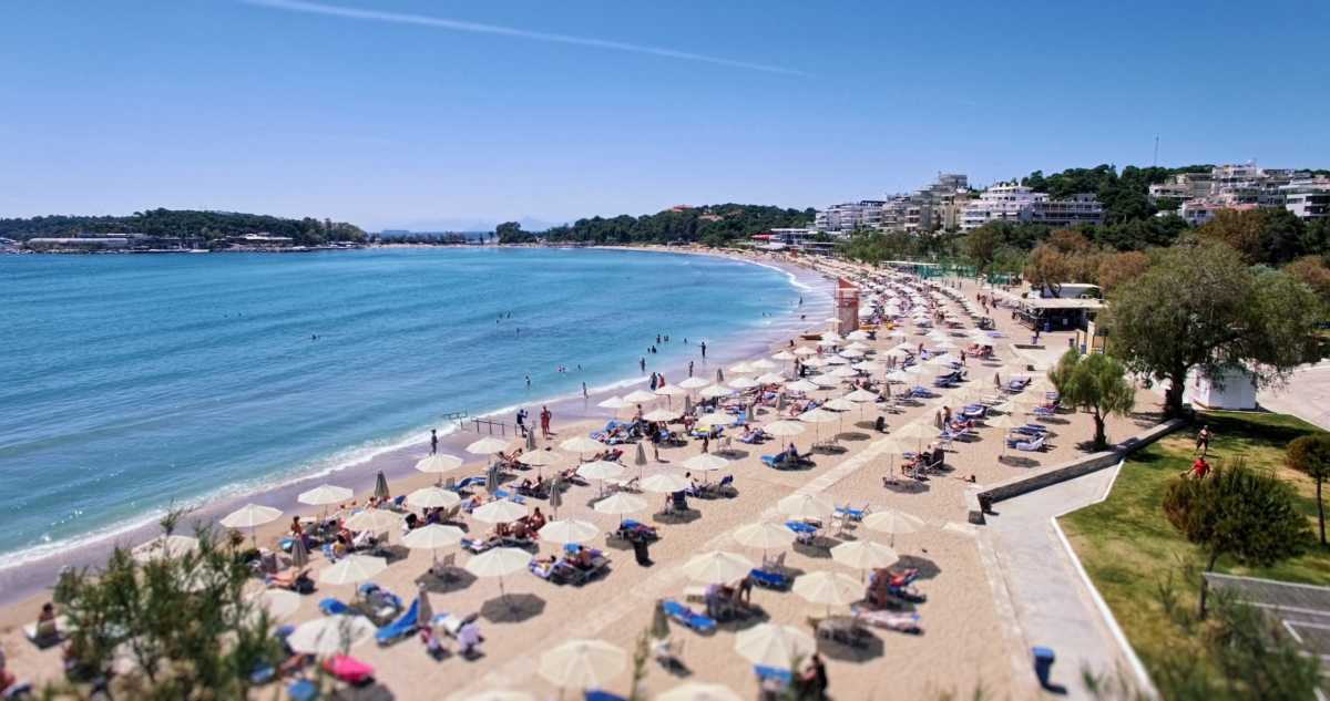 Καύσωνας: Ανοίγουν δωρεάν οργανωμένες παραλίες για τους πολίτες