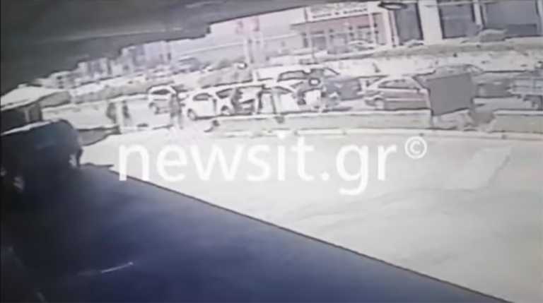 «Του φώναξε θα σε μαχαιρώσω κι άρχισε να τον καρφώνει στα πλευρά με το μαχαίρι» - Ο πατέρας του 14χρονου μιλάει στο newsit.gr