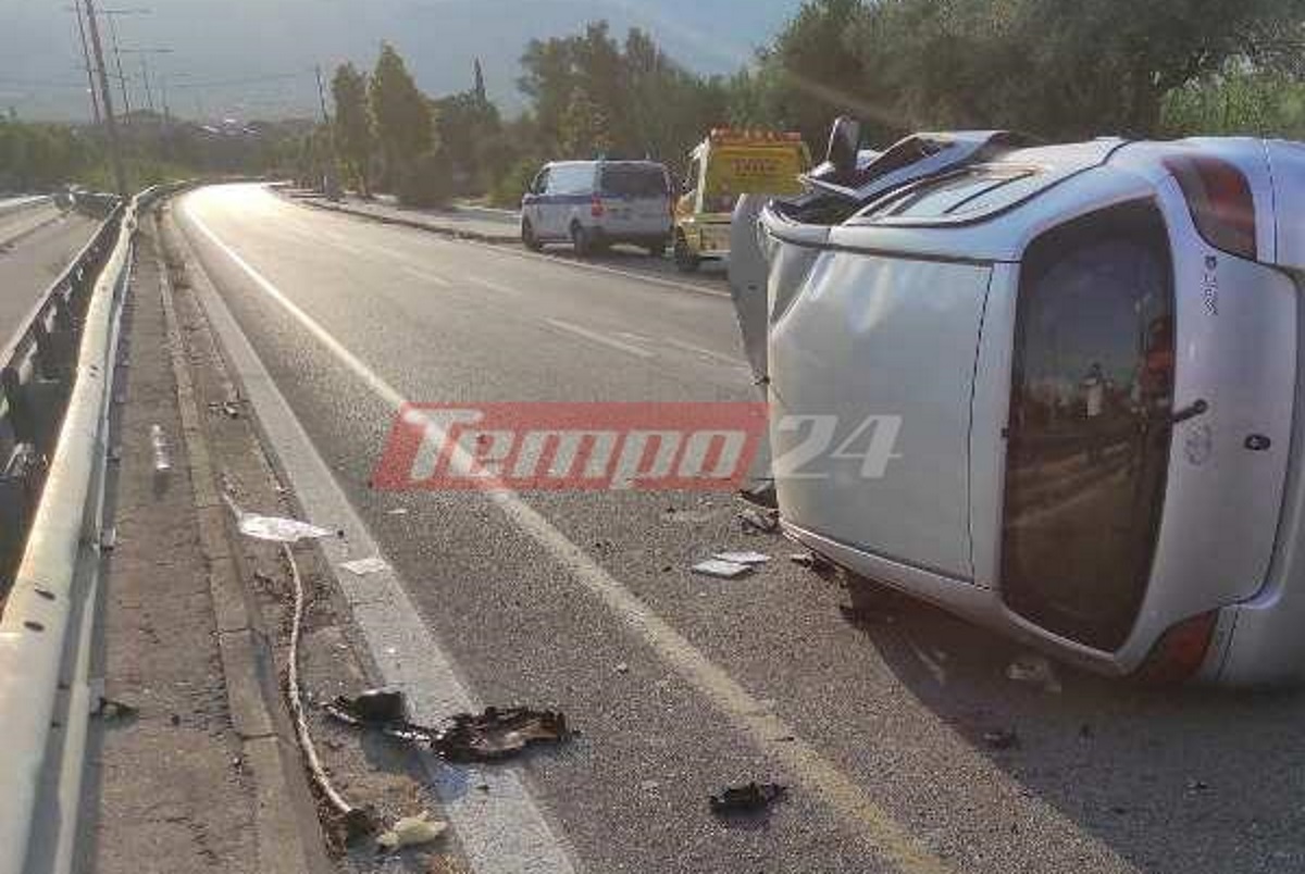 Τρομακτικό τροχαίο στην Πάτρα: Εγκλωβίστηκε στο τουμπαρισμένο αυτοκίνητο και φώναζε «βοήθεια»