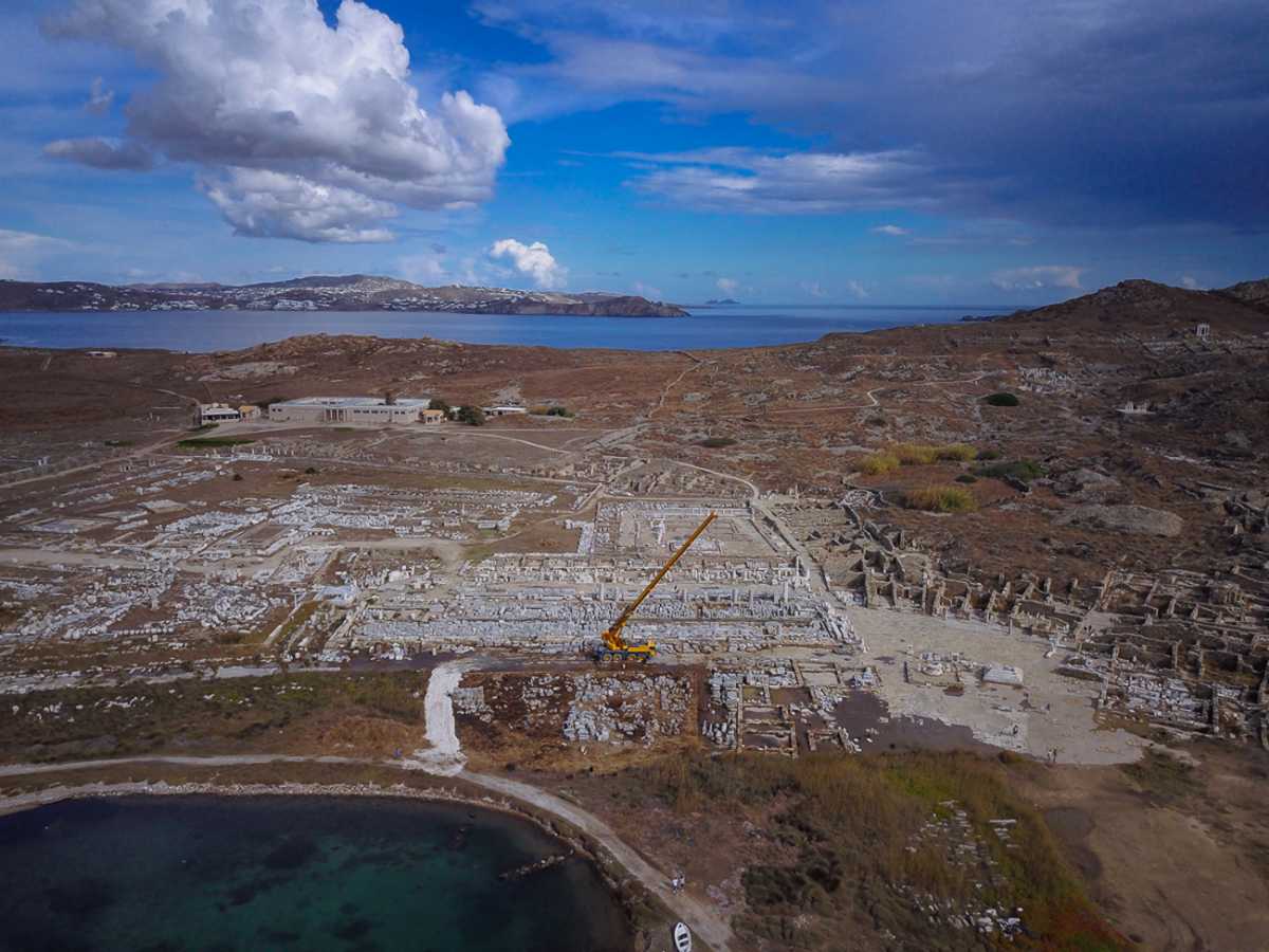 Διακοπές στις Κυκλάδες: Η Δήλος και ο μύθος που συνοδεύει το ακατοίκητο νησί