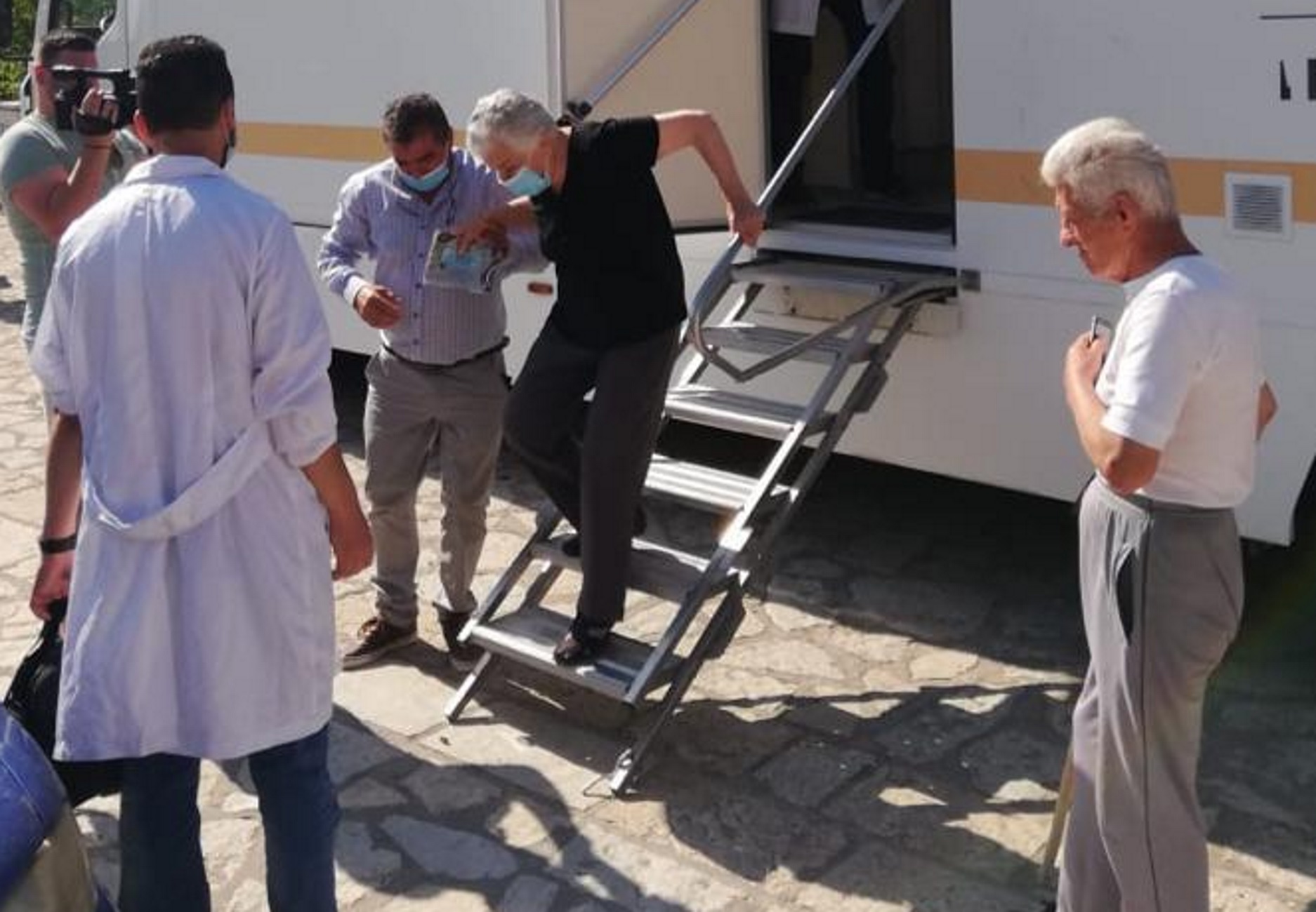 Στερεά Ελλάδα: Πρεμιέρα για τους εμβολιασμούς σε απομακρυσμένες περιοχές – Οι πρώτες εικόνες