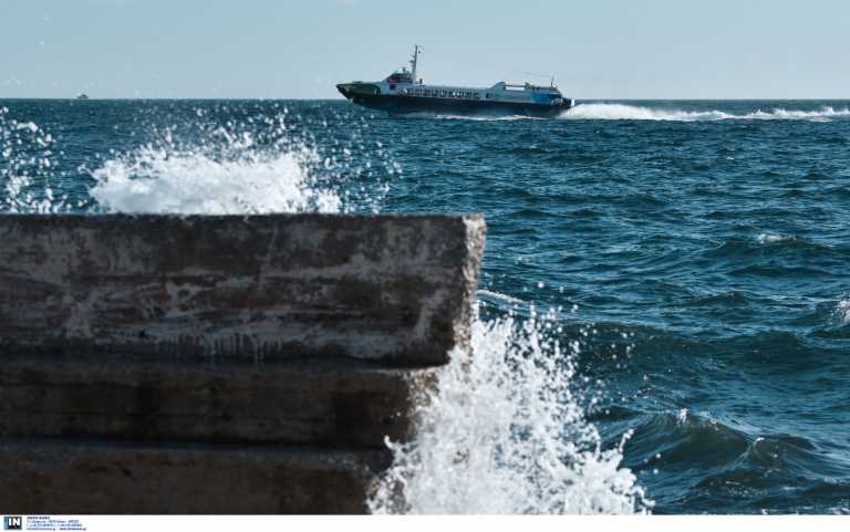 Μηχανική βλάβη σε «ιπτάμενο δελφίνι» με 82 επιβάτες - Έκανε το δρομολόγιο Πειραιάς, Πόρος, Ύδρα, Σπέτσες, Ερμιόνη