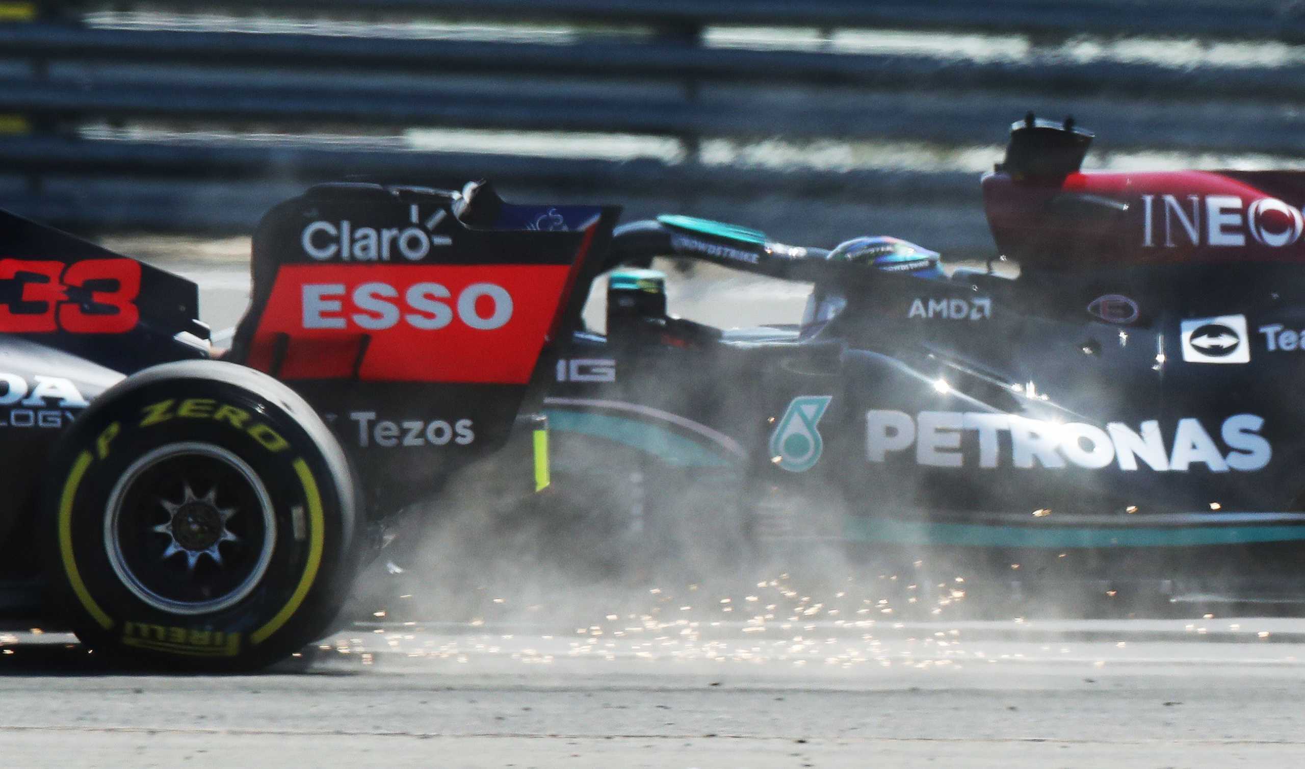 Formula One F1 - British Grand Prix - Silverstone Circuit, Silverstone, Britain - July 18, 2021 Mercedes' Lewis Hamilton during the race  REUTERS