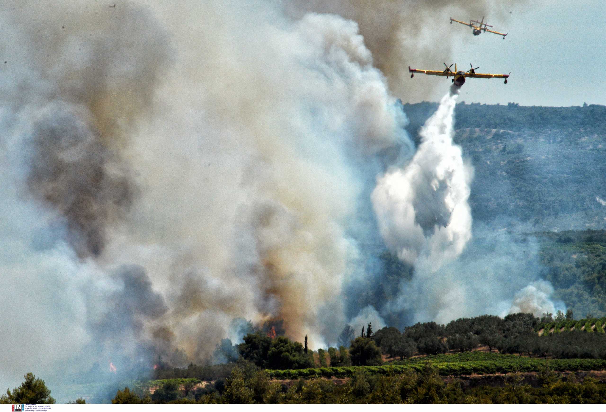 Φωτιά τώρα σε Εύβοια και Επίδαυρο