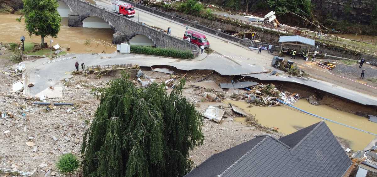 Γερμανία: 42 νεκροί από τις φονικές πλημμύρες – Συγκλονιστικά πλάνα από την καταστροφή
