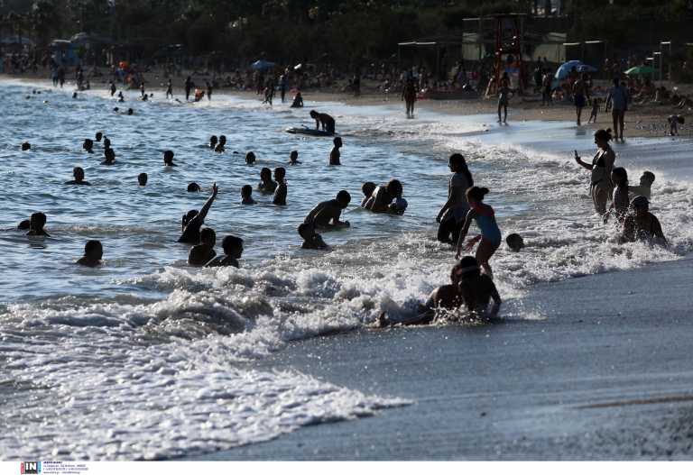 Δραματική έκκληση του δημάρχου Γλυφάδας: Τηρήστε τα μέτρα! Διπλάσια τα κρούσματα απ' όταν η πανδημία ήταν στο απόγειό της