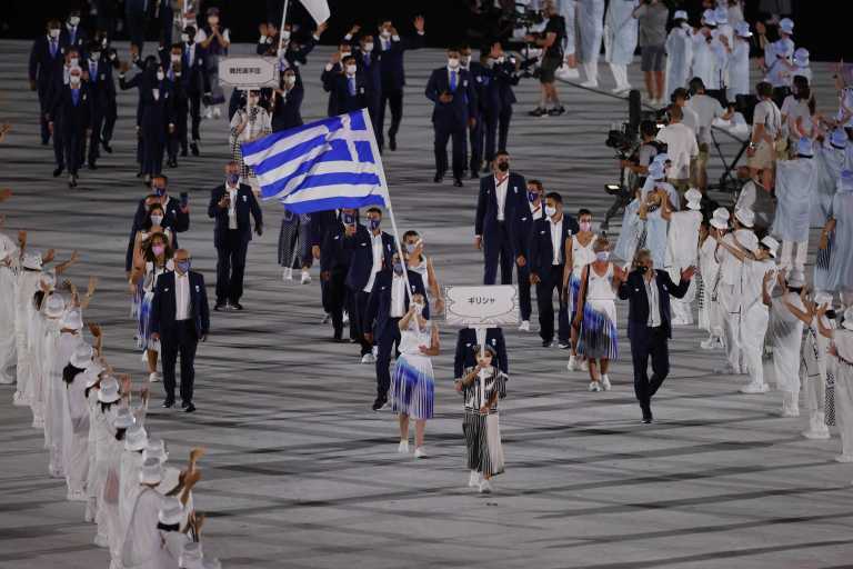 Ολυμπιακοί Αγώνες: Η είσοδος της Ελλάδας με Άννα Κορακάκη και Λευτέρη Πετρούνια