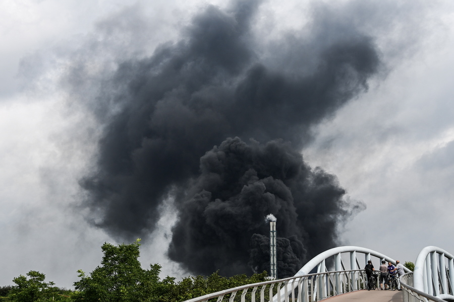 Λεβερκούζεν: Ένας νεκρός, 16 τραυματίες, 4 αγνοούμενοι από την έκρηξη σε εργοστάσιο