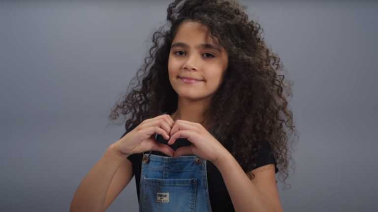 Μαράια Κάρεϊ: Πρωταγωνίστρια σε διαφήμιση η 10χρονη κόρη της